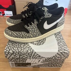 COPY - Jordan 1 low black cement size 8.5
